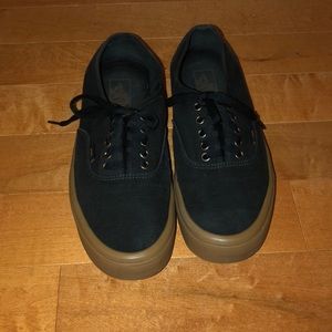 Selling Vans shoes size 10 for men